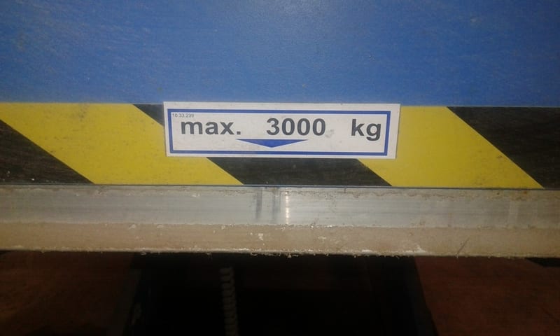 Mesa elevadora alemana de 3.000 kg