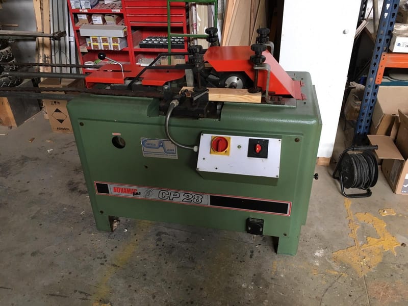 Machine for making louvred shutters